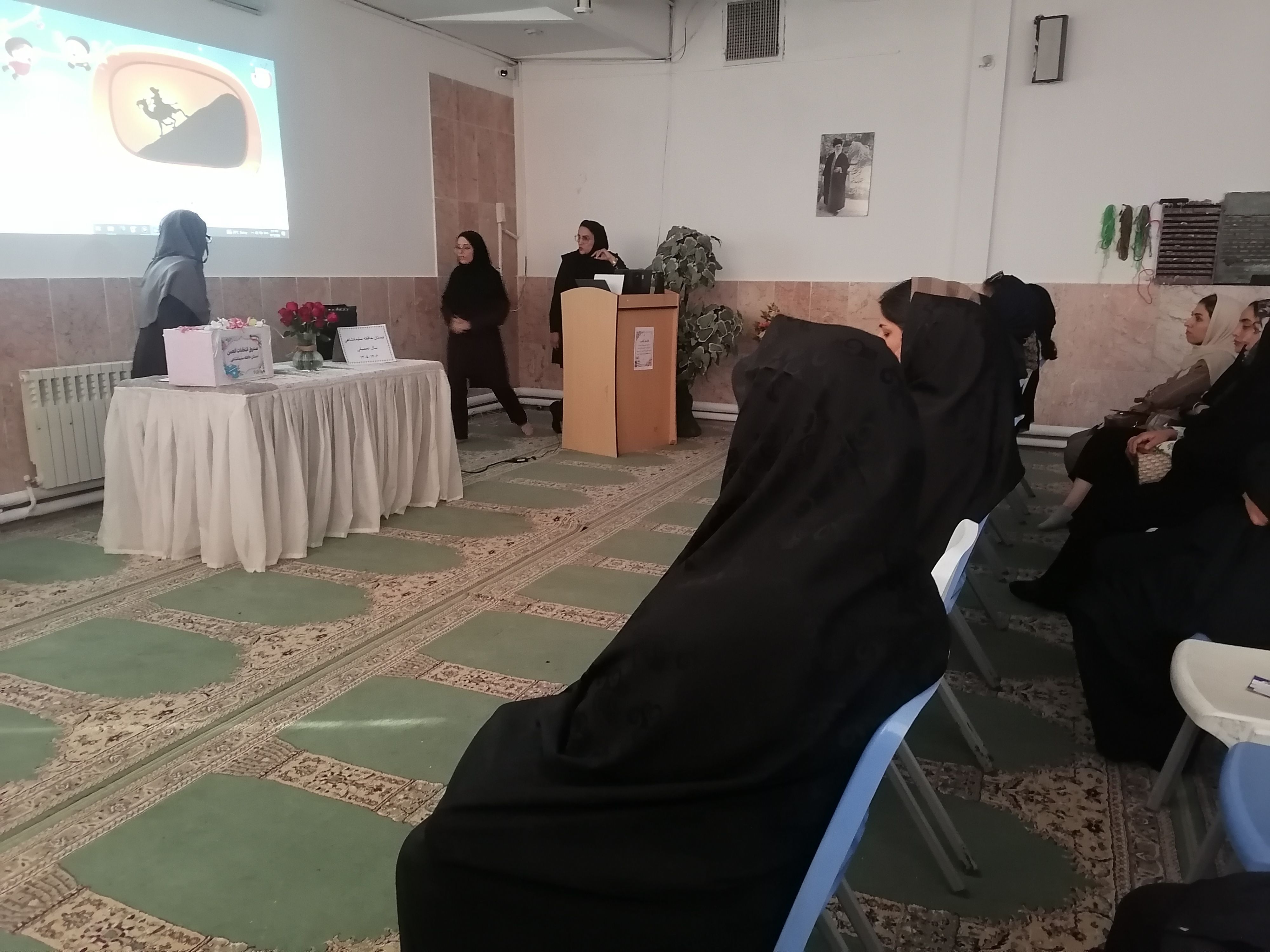 انتخابات انجمن اولیاء و مربیان در دبستان حافظه سلیمانشاهی