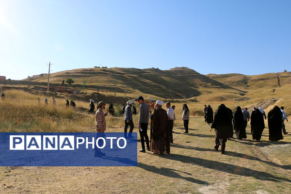 حضور زائران فرهنگی قم در یادمان «بلفَت و دوپازا»