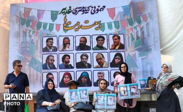  محفل شاعران آیینی در غرفه فرهنگسرای خاوران در مهمانی ۱۰ کیلومتری غدیر