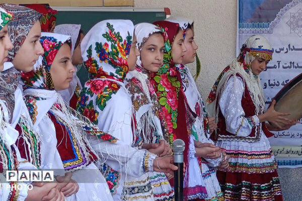 آیین زنگ سپاس معلم در هنرستان نور هل اتی حصار گرمخان