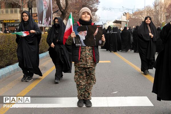 سربازان کوچک در اجتماع مردمی تبریز به خونخواهی از رهبر شهید