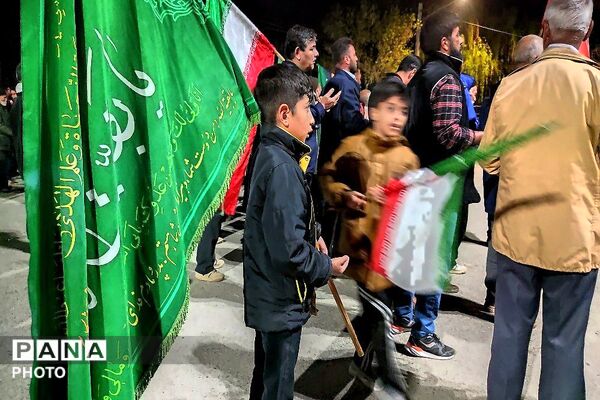 سنگر ما خیابان است 