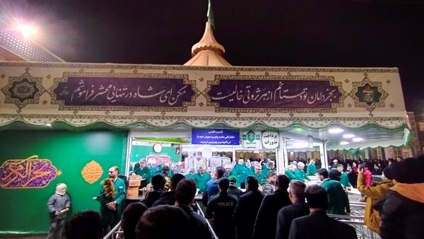 مشهد، غرق نور علوی در شب ولادت امیر مؤمنان (ع)