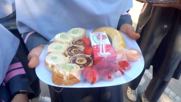 صبحانه سالم در دبستان مینوی خرد ناحیه ۴شیراز 