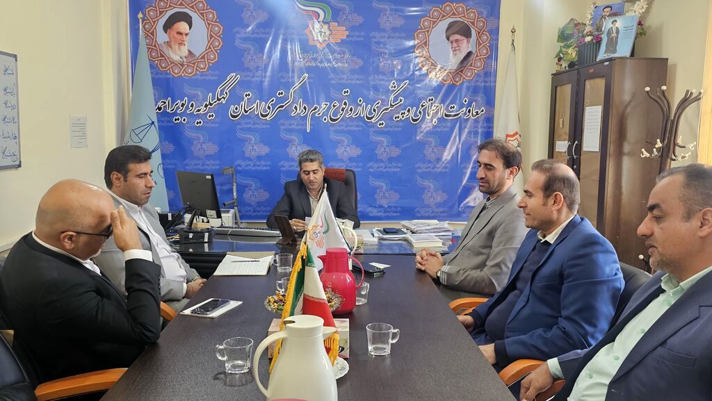 راه‌اندازی اولین کافه کتاب و سینمای سیار کودک در کهگیلویه و بویراحمد