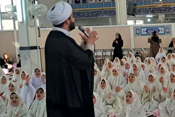 مراسم جشن تکلیف دانش‌آموزان دبستان موجانی ناحیه دو شهرری 