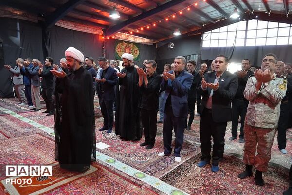 اقامه عزای رهبر شهید در بخشداری کهریزک 