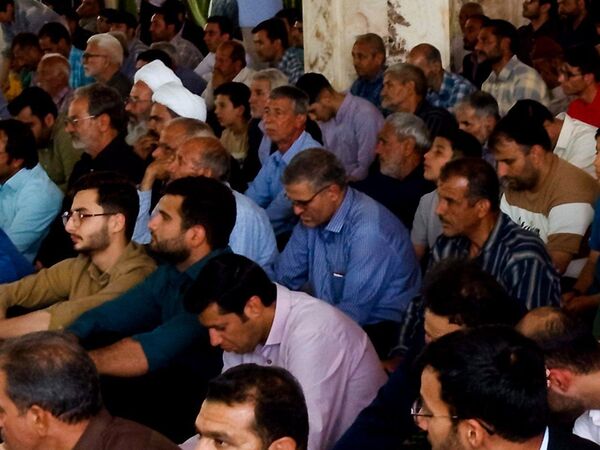 نماز جمعه ای هزاران نفری با حضور حماسی مردم کاشمر