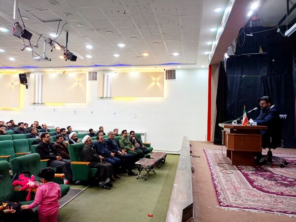 جلسه جهاد تبیین با موضوع بررسی مسائل سیاسی ایران و جهان در کاشمر