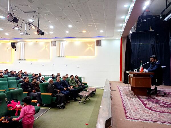 جلسه جهاد تبیین با موضوع بررسی مسائل سیاسی ایران و جهان در کاشمر