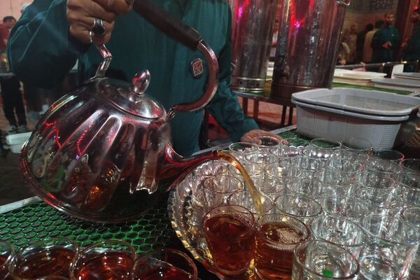 خادمان چایخانه حضرت زهرا (س) میزبان اجتماعات مردمی 