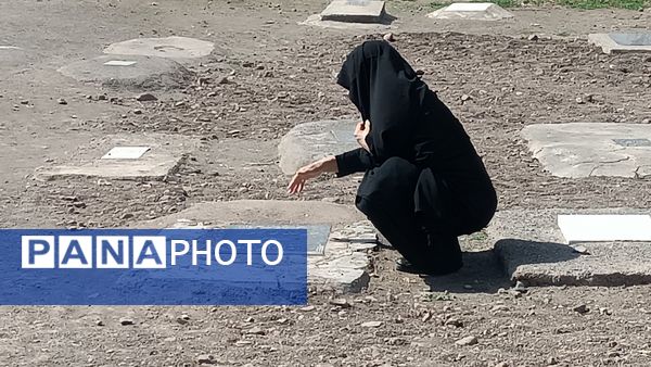 دلتنگی و حضور مردم روستای حسن آباد بلهر بر سر مزار شهیدان و عزیزانشان  