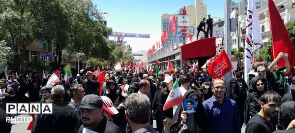 وداعِ جهان با «پدر» در صحنِ خورشید