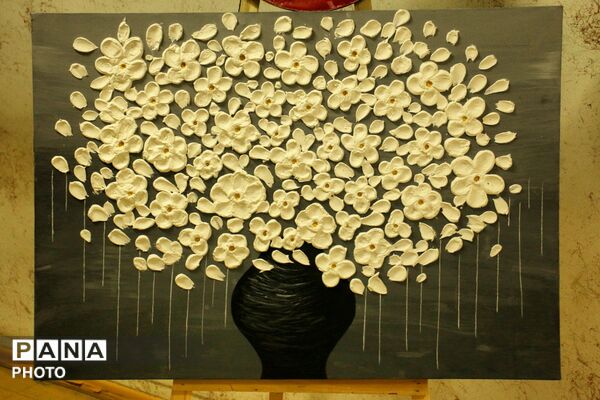 غرفه مهارتی و خدمات‌رسانی رشته‌های گرافیک و فتوگرافیک هنرستان تراز شهید سادلجی در کبودراهنگ 