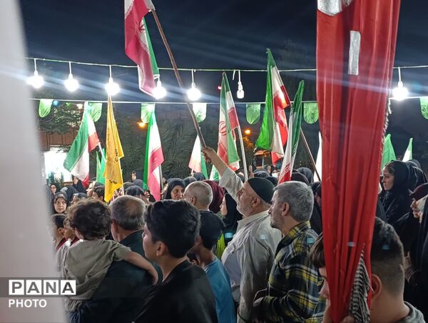 خاطره‌گویی نیروهای پدافند در تجمع شبانه محله شیخ آباد قم