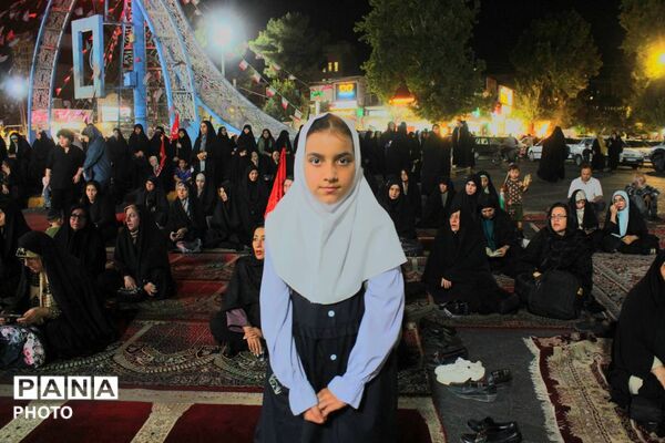 یادبود ۱۶۸ شهید دانش آموز میناب در میدان امام خمینی ورامین