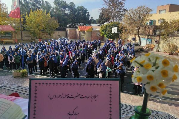 مدارس شهرستان قدس زیر چادر بانوی دو عالم در جشن ولادت حضرت زهرا(س)