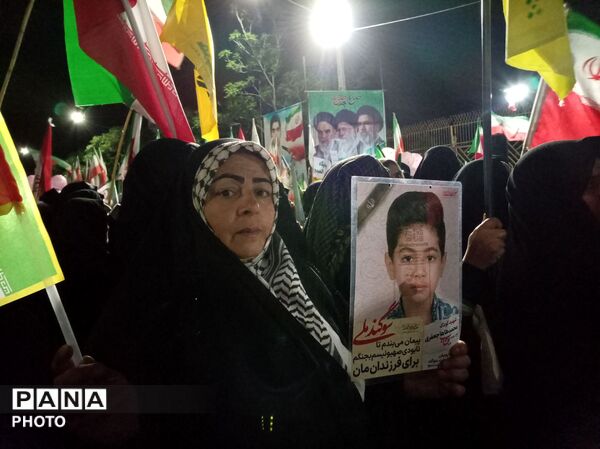 از دیروز تا امروز همیشه پای انقلاب