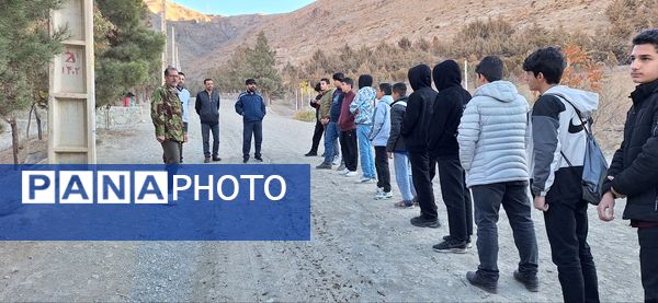 کوهپیمایی گروه پیشتازان مدرسه شهید فهمیده ناحیه یک کرج 