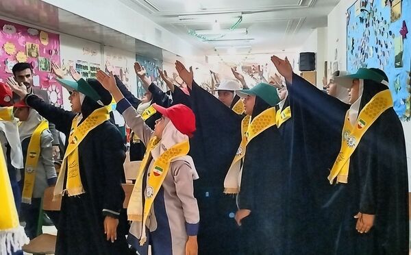 جشنی به‌مناسبت سالروز تاسیس سازمان دانش‌آموزی در لردگان
