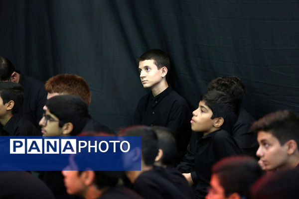 محفل عزاداری نوجوانان در حرم حضرت معصومه(س)