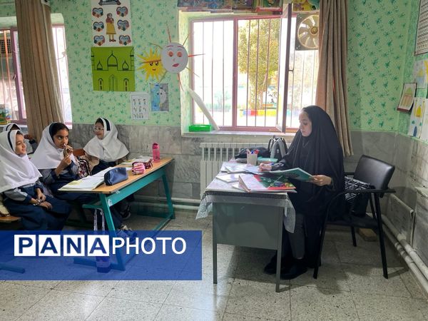 بازدید تیم کارشناسی اداره‌کل آموزش و پرورش استان یزد از واحدهای آموزشی خاتم 