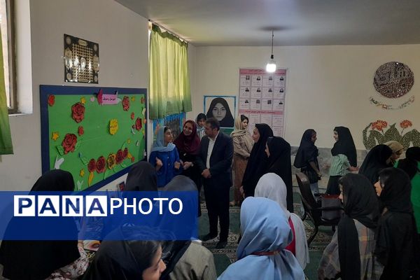 برگزاری اختتامیه پایگاه تابستانی دبیرستان توحید یک؛ همراه با جلسه‌ ی خود مراقبتی