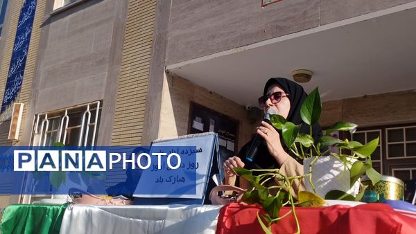  روز دانش‌آموز در دبیرستان حضرت معصومه(س) 