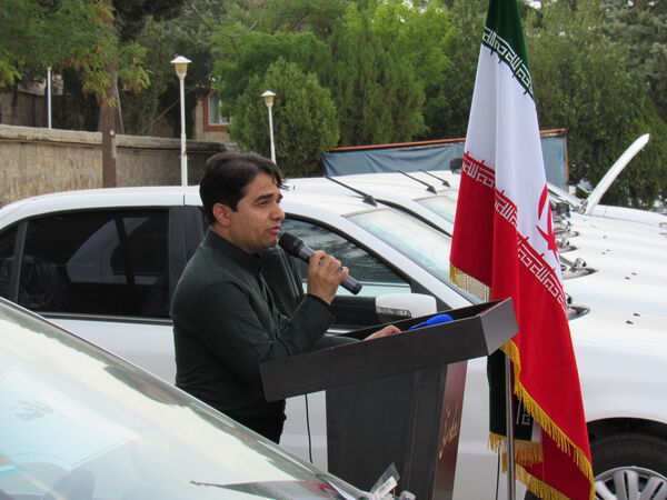 نوسازی و تجهیز ناوگان حمل و نقل اداری آموزش‌ و پرورش کردستان با توزیع ۱۶ دستگاه سمند سورن