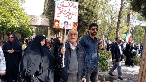 یک روز متفاوت با حضور مردمی از جنس غیرت و استقامت