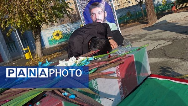 تشییع شهید گمنام در دبیرستان فاطمیه ناحیه یک کرج