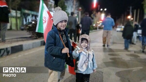  برپایی باشکوه موکب مدرسه با نور و نوای شبانه در فیروزان