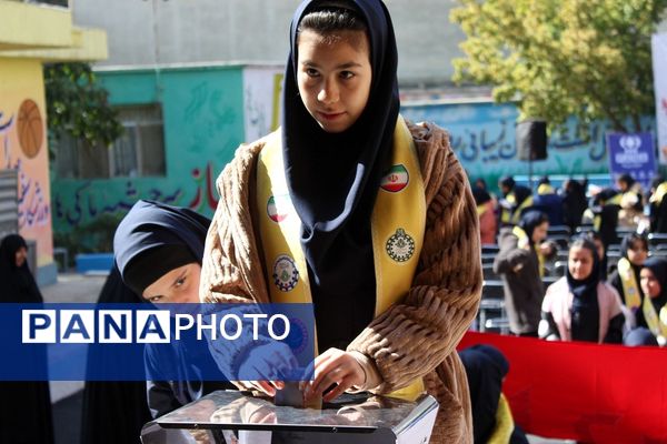 آیین برگزاری شور عاطفه‌ها در مدارس البرز 