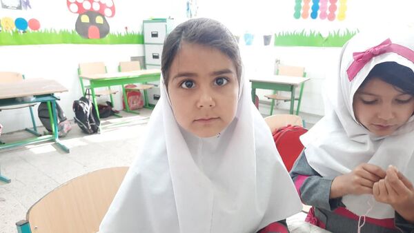وقتی معلم، خیاط می‌شود