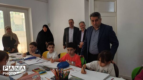 بازدید معاون پرورشی و فرهنگی آموزش و پرورش شهر تهران از پایگاه‌های اوقات فراغت کانون مفتح