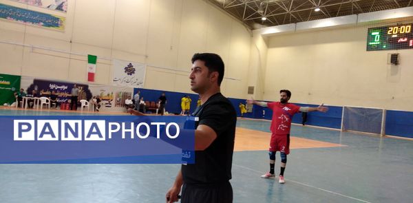  مسابقه فوتسال بین تیم‌های خبرنگاران و تیم آتش‌نشانان مشهد