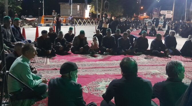 عزاداری و زنجیر زنی  شب هفتم ماه محرم در حسینیه شهدای شهر بار  
