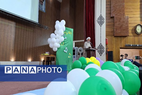 تجلیل از برگزیدگان مسابقات قرآن و عترت و فرهنگی هنری ناحیه 2 مشهد