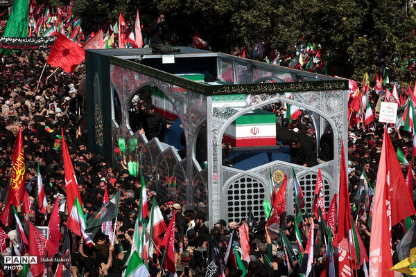 مراسم تشییع پیکر مطهر رهبر شهید انقلاب در تهران - 3