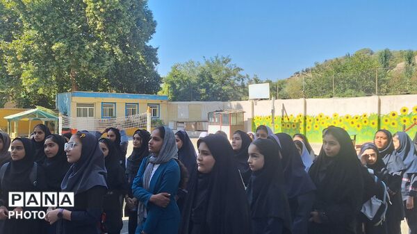 جشن شکوفه‌ها در مدرسه سید جوادی ناحیه یک کرج 