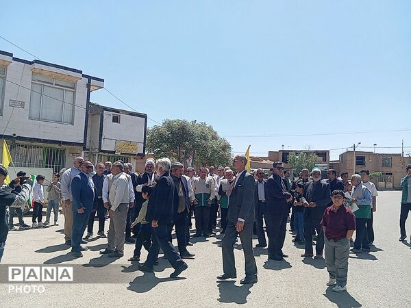 کاروان «در پناه خورشید» میهمان رزق‌آباد کاشمر شد