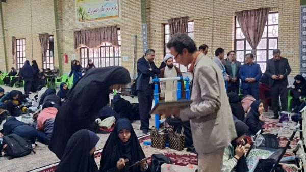 موج رنگها در جشنواره فردا