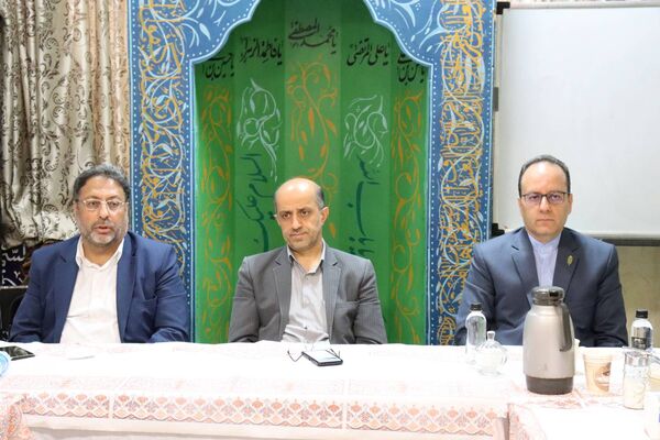 زنگ سپاس معلم در هنرستان احمدی روشن منطقه ۱۴ تهران با حضور وزیر نیرو نواخته شد
