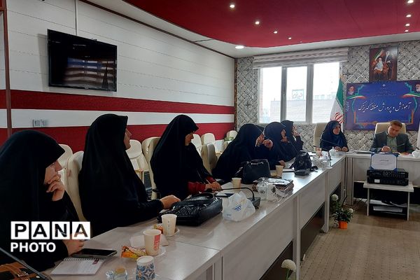 جلسه تعاملی سپاه پاسداران،فرماندهان بسیج ناحیه حضرت روح‌الله(ره) و اداره آموزش و پرورش کهریزک