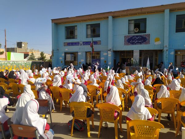 دبستان دخترانه گوهرشاد بیرجند میزبان پویش کاشی حرم 