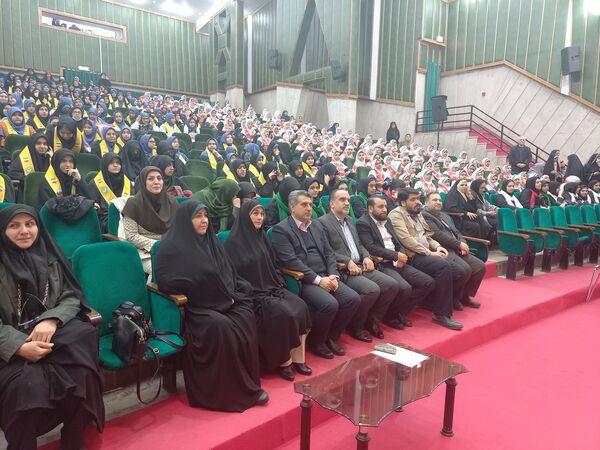 جشن «یاوران انقلاب» شهر تهران با محوریت همدلی، نشاط و نقش‌آفرینی دانش‌آموزان