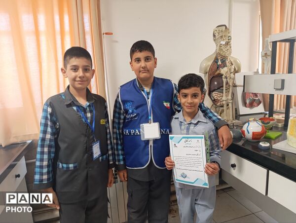 تقدیر از برترین‌های آزمایشگاه علوم تجربی دبستان امام حسن عسگری(ع) در پژوهش‌سرای ملاصدرا