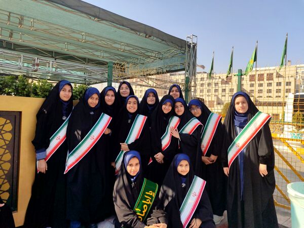 گرامیداشت هفته قرآن ، عترت و نماز در دبیرستان شاهد تکتم 