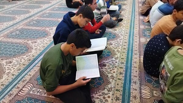 دم دمای اذان و قرائت آیاتی چند از قرآن 