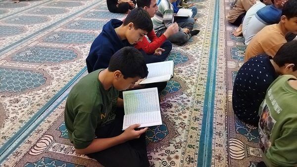 دم دمای اذان و قرائت آیاتی چند از قرآن 